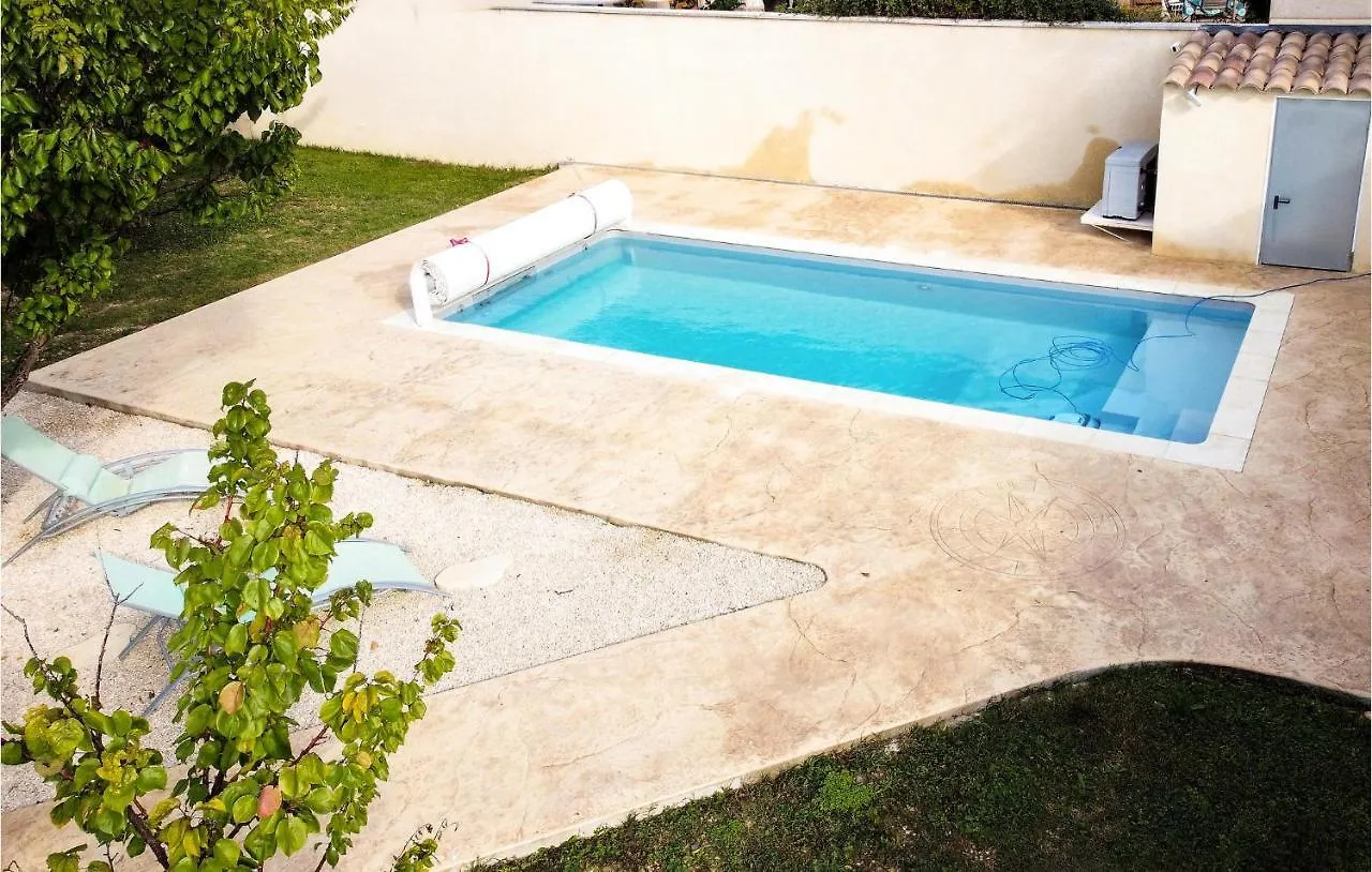 Awesome Home In Pierrelatte With Kitchen Saint-Just-la-Pendue Holiday home