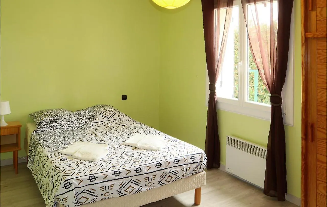 Awesome Home In Pierrelatte With Kitchen Saint-Just-la-Pendue