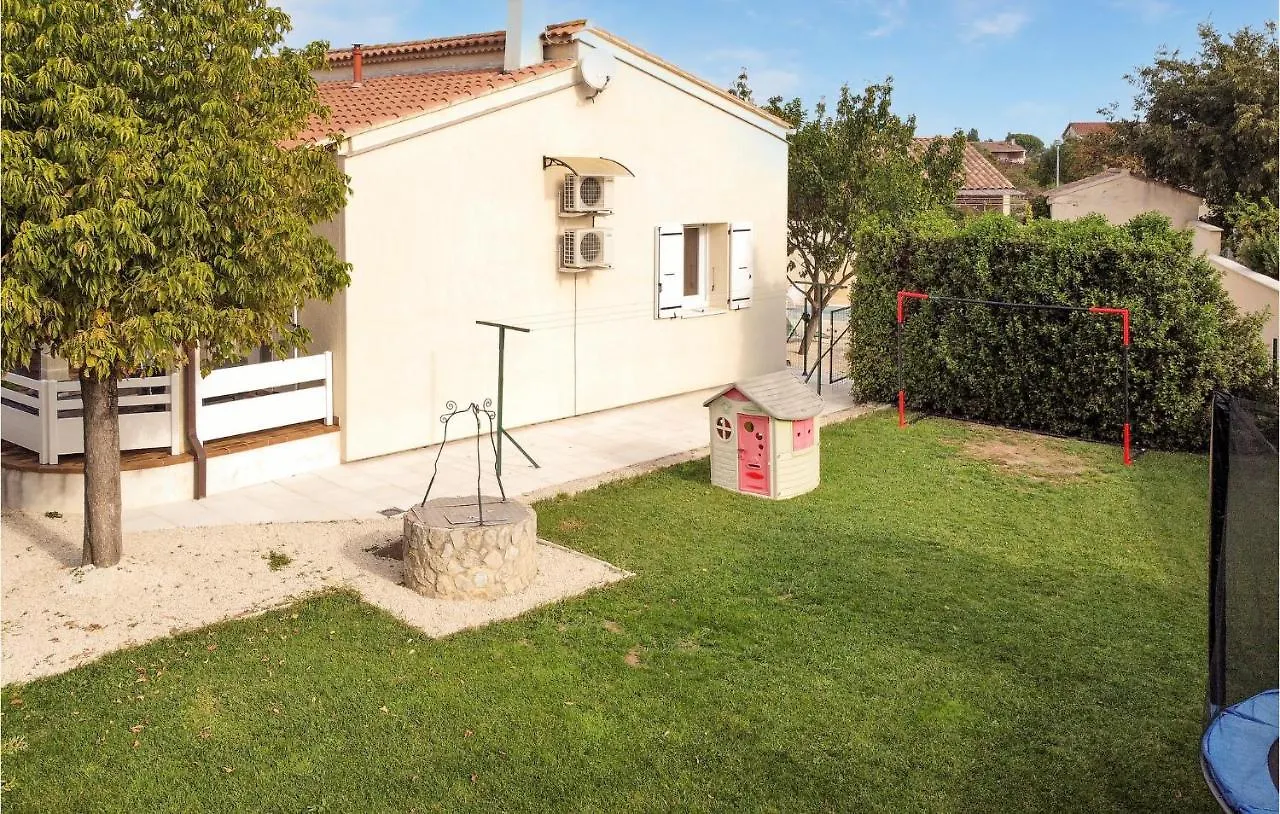Awesome Home In Pierrelatte With Kitchen Saint-Just-la-Pendue Holiday home