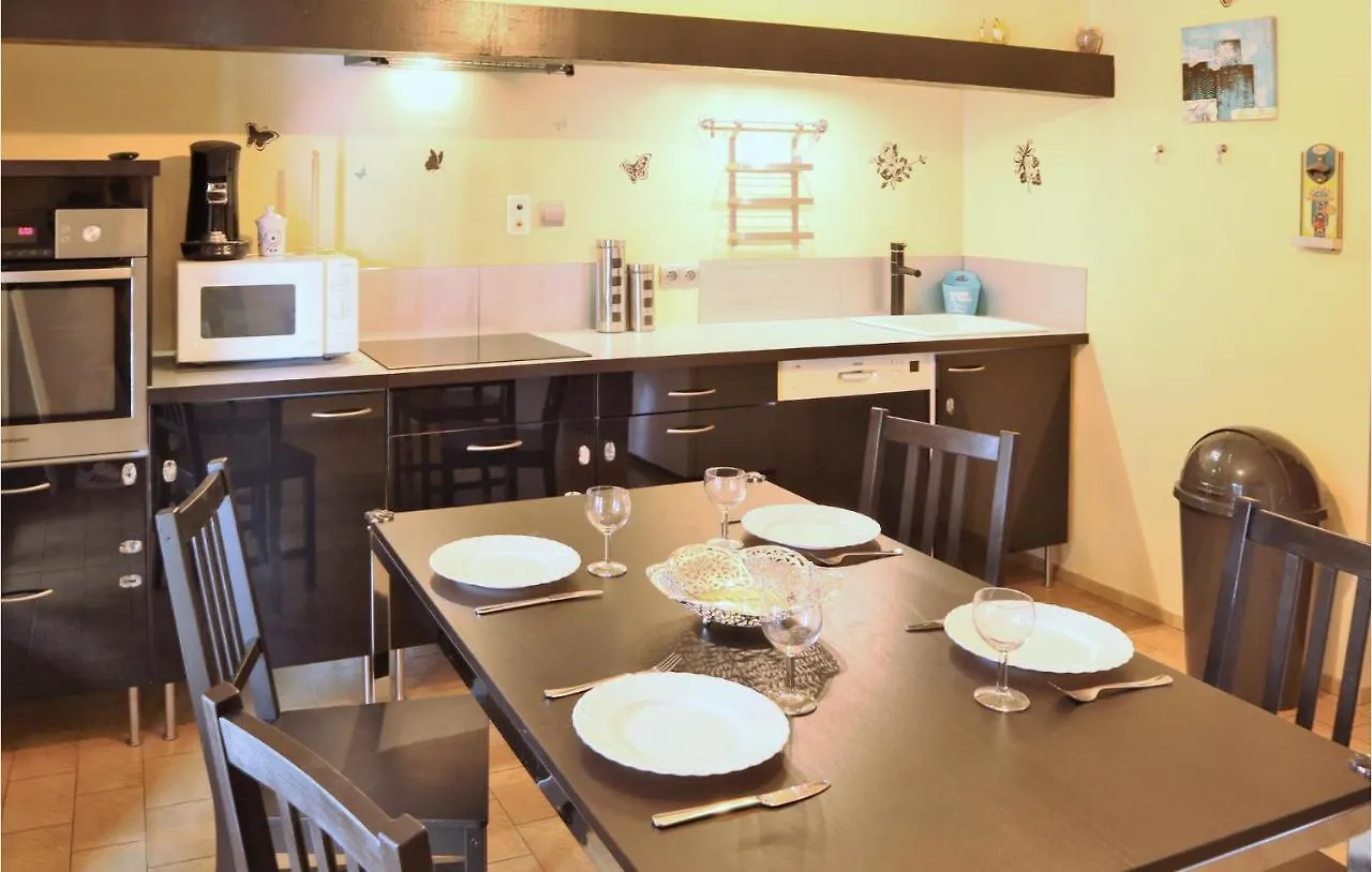 Awesome Home In Pierrelatte With Kitchen Saint-Just-la-Pendue 0*,